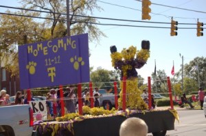 Freshmen float