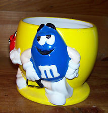 M & M cotntainer